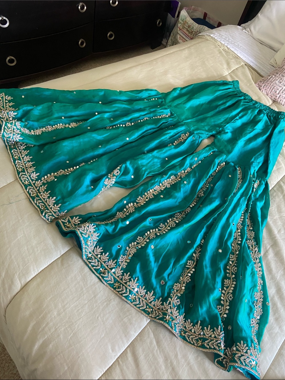 Indian / Pakistani / Bollywood Sharara set - Picture 9 of 12